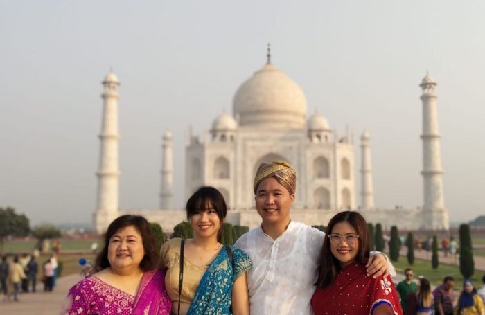 Taj Mahal Tour by superfast train From delhi
